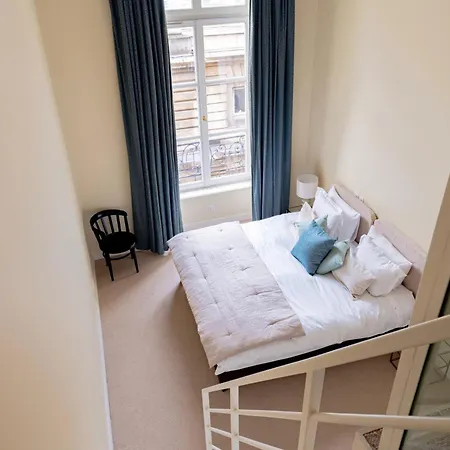 Timeless Elegance In Apartman