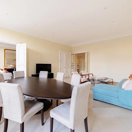 Timeless Elegance In Párizs