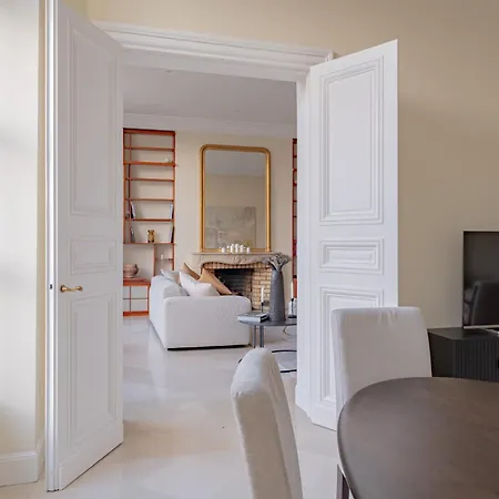 Timeless Elegance In * Parigi