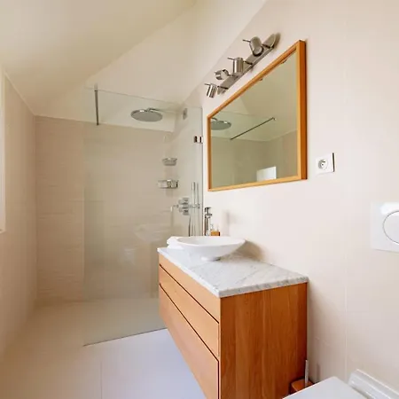 Timeless Elegance In Appartamento Parigi