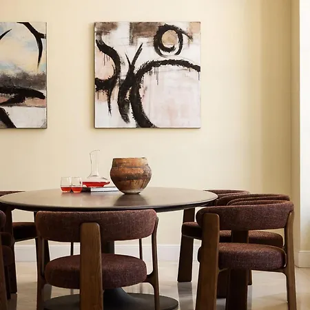 Timeless Elegance In Apartamento