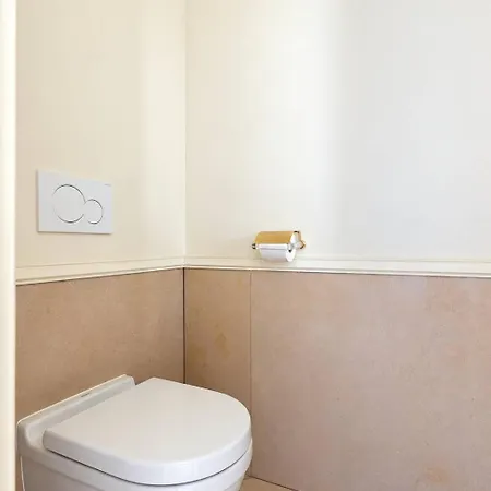 Timeless Elegance In Apartamento Paris