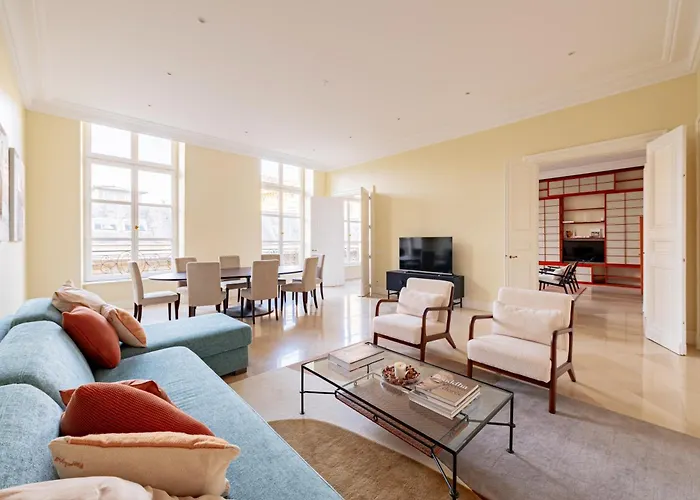 Timeless Elegance In Apartman *