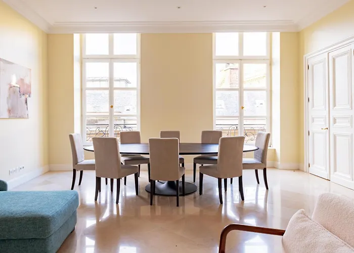 Timeless Elegance In Apartment Paris