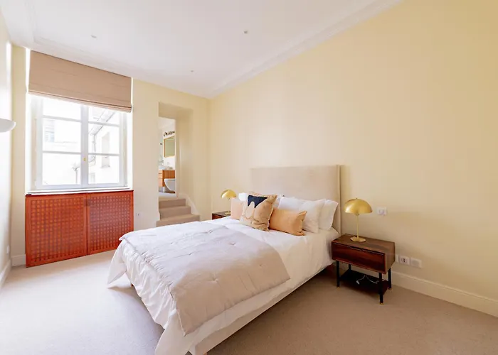 Timeless Elegance In Apartman