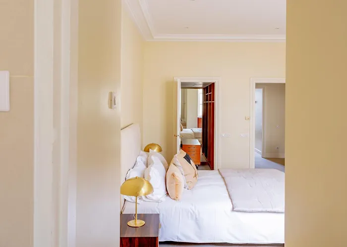 Apartment Timeless Elegance In Paris