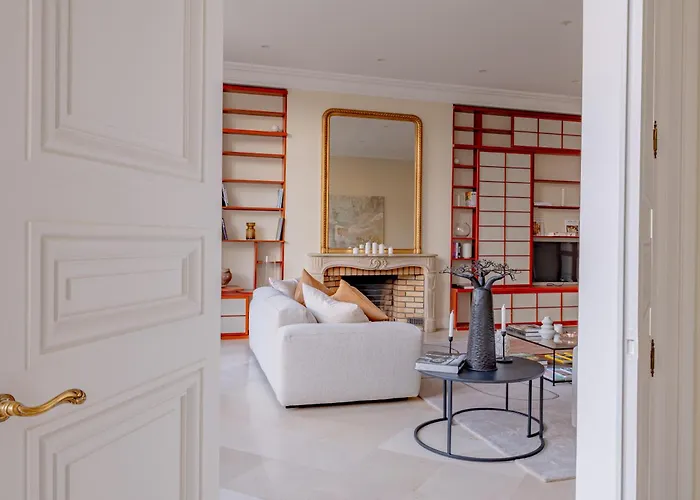 Timeless Elegance In باريس