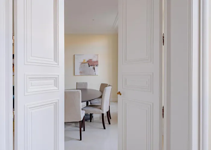 Timeless Elegance In Apartman *